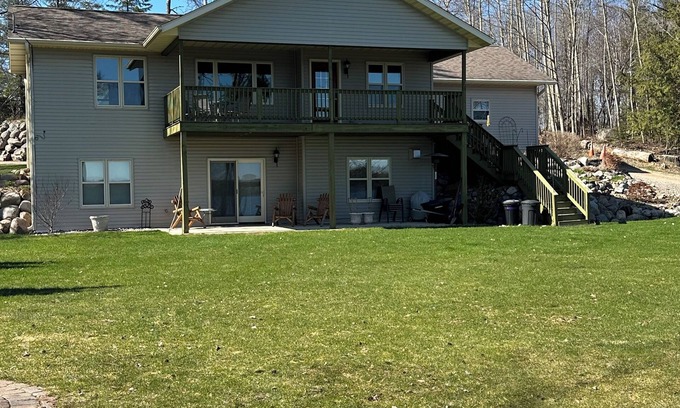 Laona Casa | New! Escape to the Northwoods on Silver Lake. Across from ATV/snowmobile trails