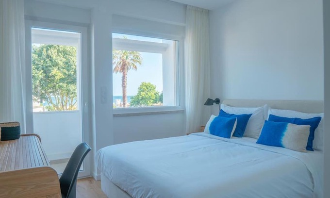 Carcavelos Apartamento | NEW Estrela da Praceta Apt w/3 Suites & Oceanview
