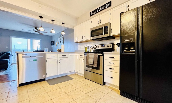 Carnegie Casa | NEW Extended Stay - 2 bed home in Carnegie, PA