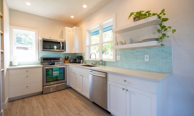 Kuau Cabaña | NEW FABULOUS Ku'au Ko 2 bed 2 bath beach ccottage- AC every room 1 mi to Paia