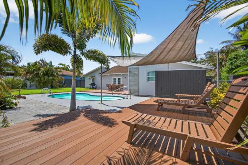 West Palm Beach Casa | NEW Family-Friendly 4BR West Palm Oasis Heated Pool Fire Pit Grill