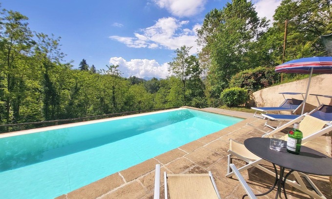 Pieve Fosciana Villa | ¡NUEVO!Granja y granero con piscina privada, vistas, capacidad para 8 pers,WIFI.