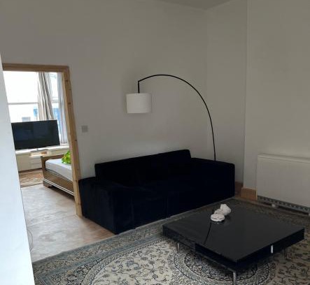 Walsall Casa | New flat, own bathroom, sitting room & large bedroom - Walsall