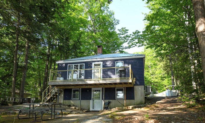 Harrison Cabaña | New for 2025! Peaceful & Private Waterfront Home on Long Lake