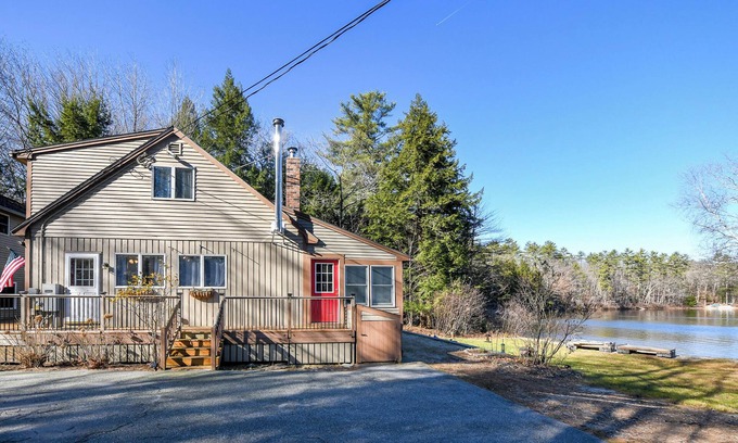 Raymond Casa | New for 2025! Spacious Pet-Friendly Home on Crescent Lake with Sandy Beach