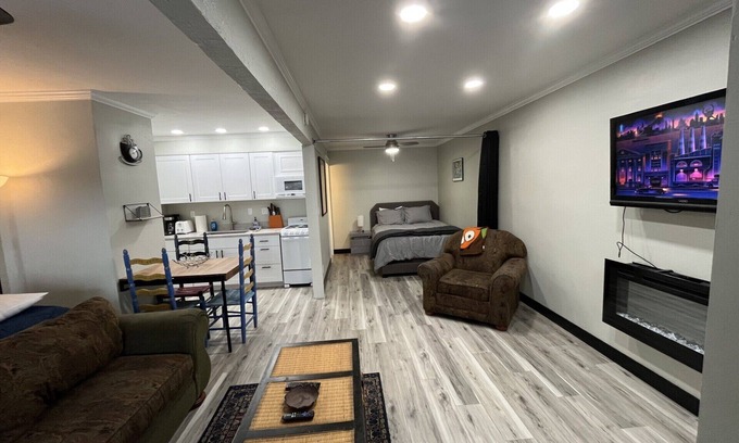 Big Sky Meadow Village Condominio | NEW FULLY REMODELED 1 BEDROOM/ 1 BATH-SLEEPS 4 IN BIG SKY MEADOWS