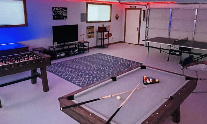 Fairfield Bay Casa | New Game Room! WiFi! King Bed! Family Friendly!