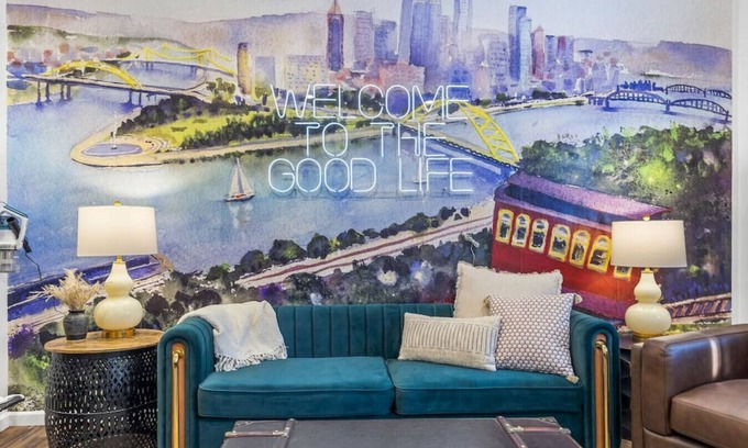 South Oakland Casa | NEW Gorgeous 4bd near universities Hot tub + Games
