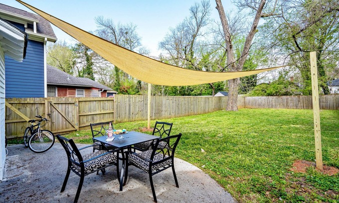 West End Casa | *NEW* Gorgeous Beltline Bungalow Centrally Located