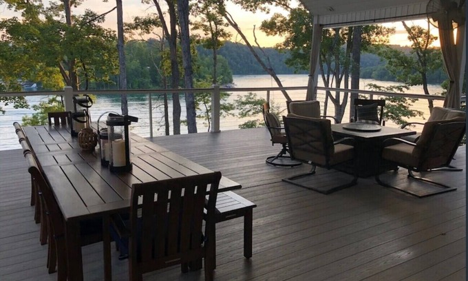 Big Creek Casa | NEW Gorgeous Spacious 4Bd/4Ba Norris Lakefront Home, Giant Decks, Amazing Dock