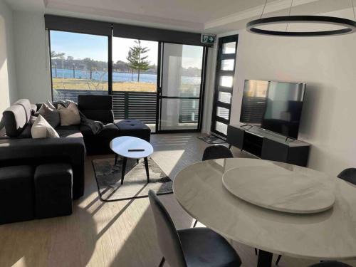 Mandurah Apartamento | New ground floor 2 bed/2 bath Apartment Marina