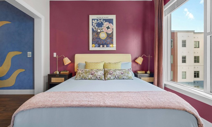The Gulch Apartamento | New! Gulch Grandeur⁣ ⁂ Walk, Shop, Dine! Infinity Pool w/Views+Fire pits+Studios
