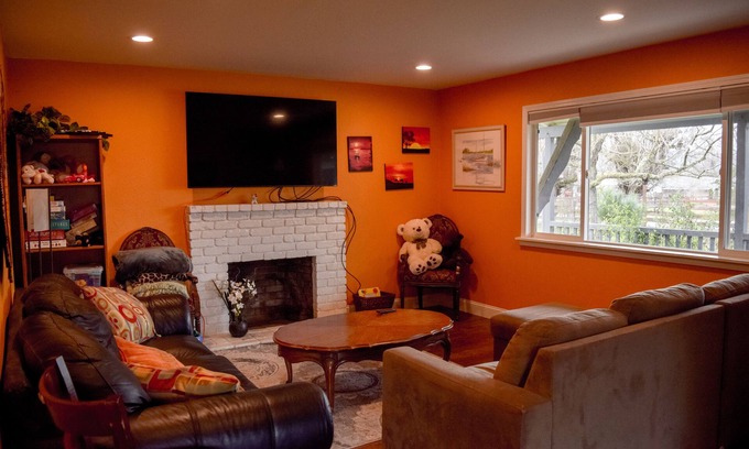 Gilroy Casa | NEW - Havilahland Guest House on a Farm
