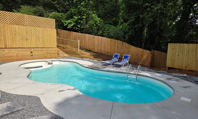 Atlanta Casa | *New Heated Pool & Spa!*Minutes from Downtown!Upper Westide!