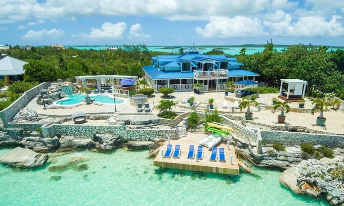 Ocean Point Villa | NEW! Hidden Jewel - 6 bedroom villa with breath taking views of Sapodilla Bay