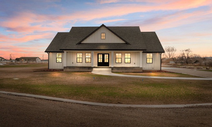 Bingham County Casa | NEW! Hidden Treasure Retreat w/Hot Tub & River Access