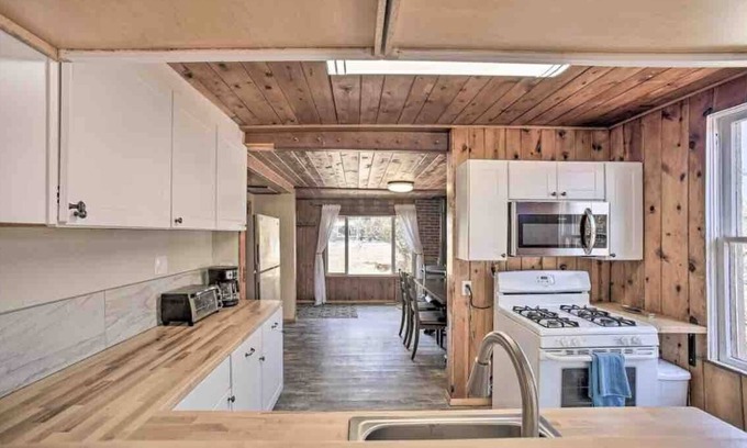 Palmer Lake Casa | NEW Historic Palmer Lake 2 bedroom with a VIEW!