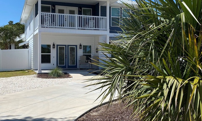 Bel Air Casa | New Home (2022) located between Gulf and Grand Lagoon - 5 min walk to Beach