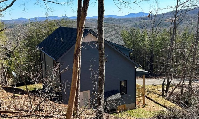 Dahlonega Casa | New Home! Hilltop Hideaway near Historic Dahlonega