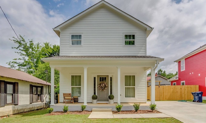 Northport Casa | New Home in walking distance to local favorite restaurants.