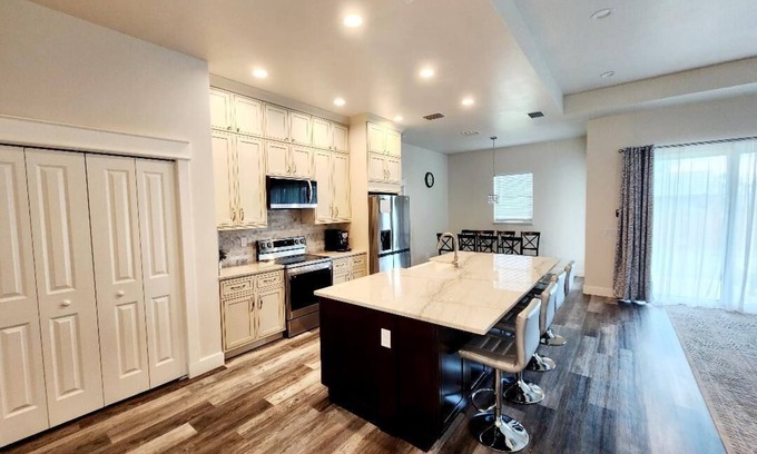 Gulf Cove Casa | New Home only minutes away from beautiful sandy beaches