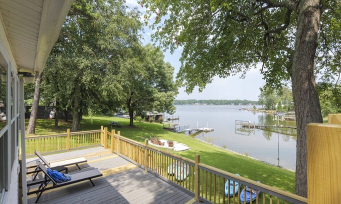 Leesville Casa | NEW HOME - Quiet cove with SUPs kayaks and firepit