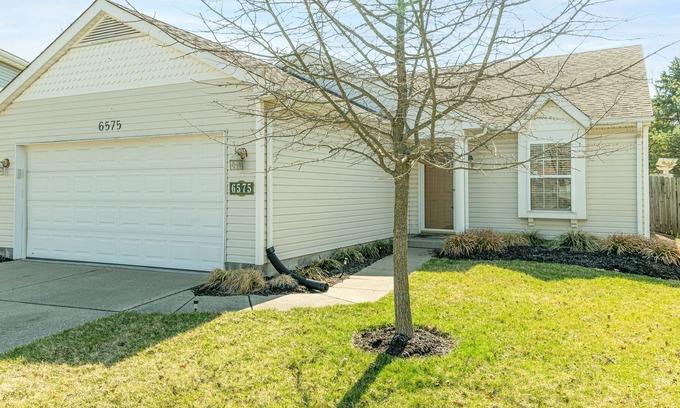 Otterbien Home Casa | New home w huge yard