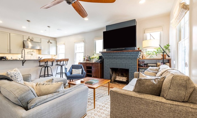 Historic District Cabaña | New Home w Luxe King Suite, Porch Vibes & Parking