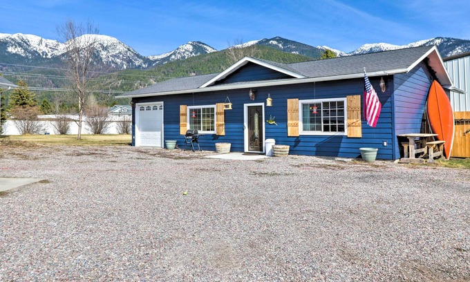Kalispell Cabaña | NEW! Home w/ Rocky Mtn View 14 Mi to Flathead Lake