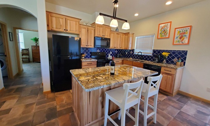 Talavera Casa | New home with stunning Organ Mt. views ! Paradise for hikers and nature lovers.