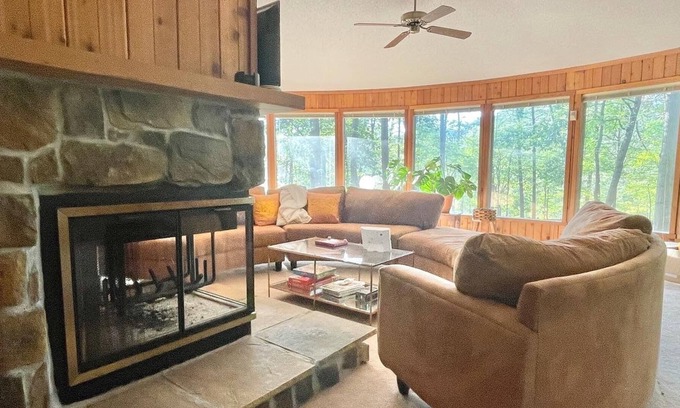 The Woods Complejo | NEW & HOT! Huge, Dog-Friendly, Mid-Century Fabulous rancher