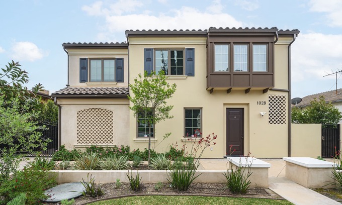 Arcadia Casa | New house, 4b4b in Arcadia walk to supermarket