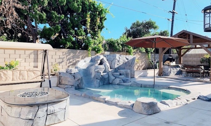 Midway City Casa | NEW HOUSE 4BE/2BA, cute POOL/SPA with slide NEAR BEACH, DISNEYLAND FOR 12!