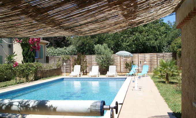Lapalud Casa | Vacaciones en Provence en una casa nueva con piscina .