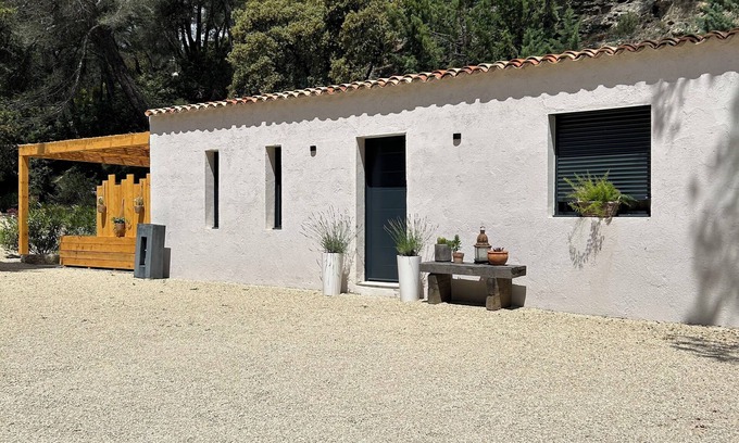 La Bastidonne Casa | New house in a green setting ( Luberon )