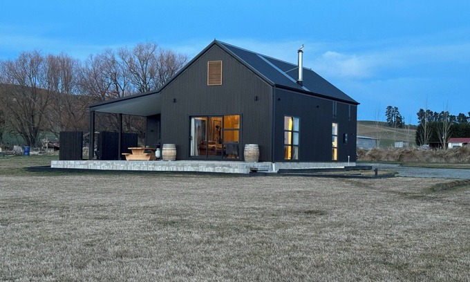 Fairlie Casa | New house with stunning mountain views and outdoor bath