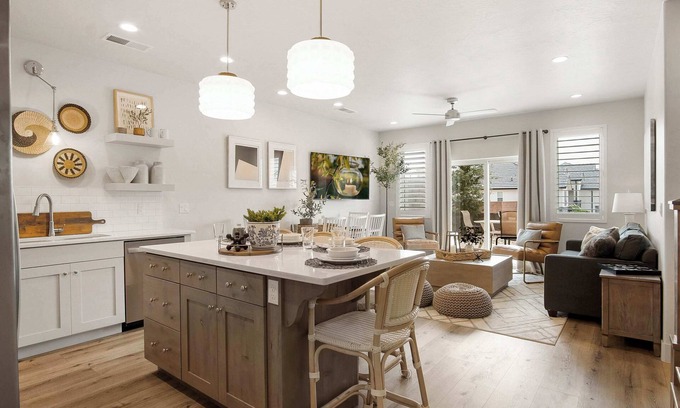 Washington Fields Casa | New Hygge House EV Charger