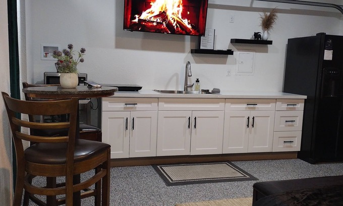 Citrus Heights Apartamento | New ideal studio! Central and stylish!
