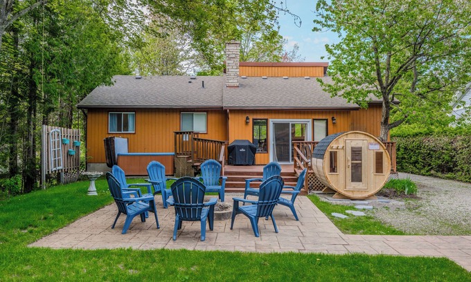 Sauble Beach Casa | NEW in Sauble - Sauna & Hot Tub at Sauble Shores