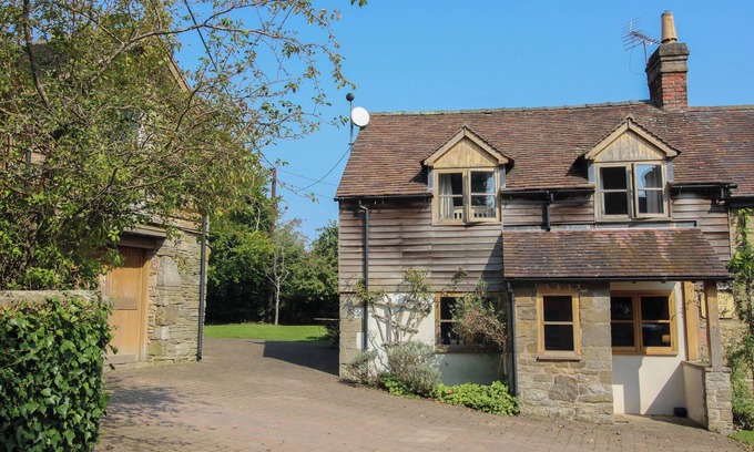 Wall-under-heywood Cabaña | NEW INN COTTAGE, pet friendly, with open fire in Church Stretton
