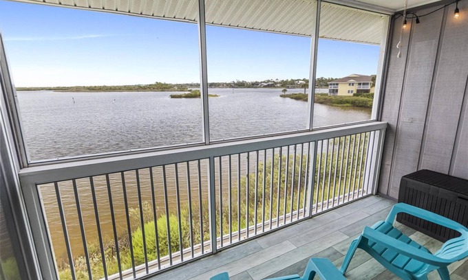 Flagler Beach Condominio | New Intracoastal Oasis | Flagler Beach | Intracoastal Views | Walk To The Beach | Solar Heated Pool