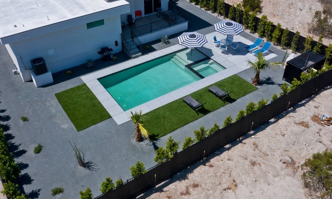 B-Bar-H Ranch Casa | Skye Ranch~new luxury home -Jacuzzi Heat Included