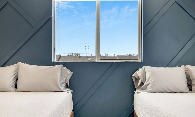 Montebello Casa | New LA home Montebello City Park with free parking