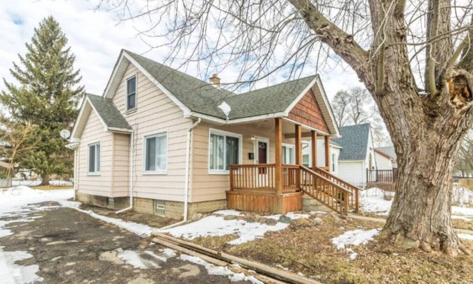 Pontiac Casa | NEW listing-20% off your booking