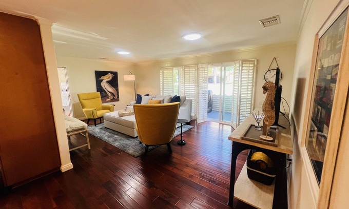 Laguna Woods Condominio | New Listing. 55 + Premiere active lifestyle. Monthly Discount. 30 day minimum.