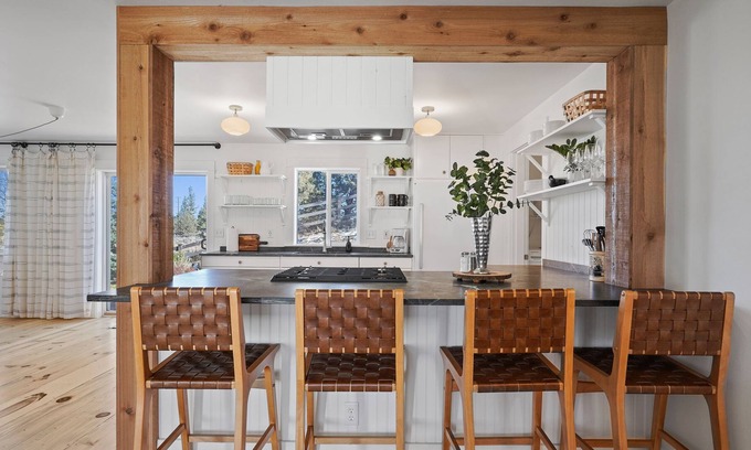 Mountain View Casa | *NEW LISTING* Affordable Modern Vacation Home!