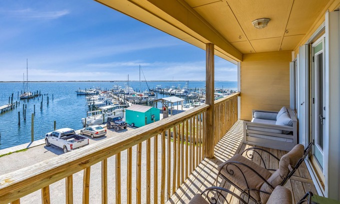 Southwind Casa | New Listing! Blue Views - Beautiful Waterfront Townhome At Southwind Marina