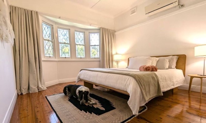 Kotara Casa | NEW listing - Charming 2-bedroom house with WiFi and AC in Kotara