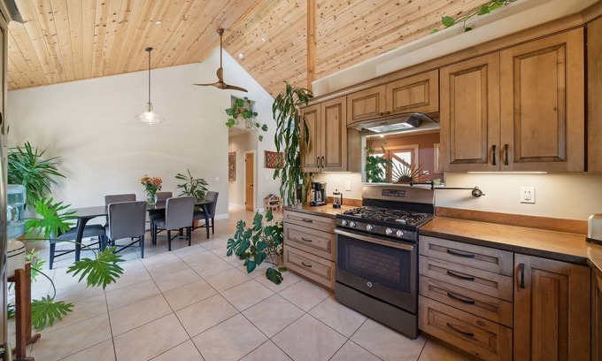 Freestone Casa | NEW LISTING! Compass Rose Reserve (2-Bedroom Home) by RedAwning