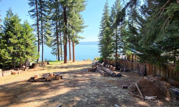 Westwood Casa | New Listing - Cozy Lakefront Retreat - 3 bed, 1 bath, bonus room with queen bed